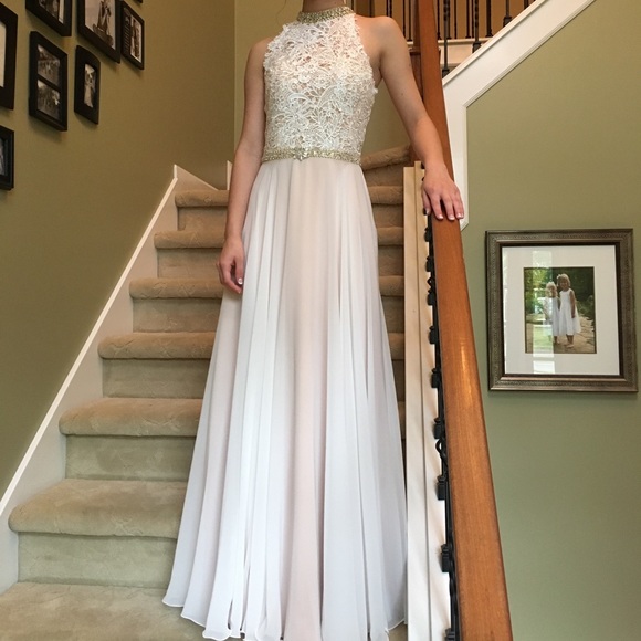 Size 2 formal dress - Picture 1 of 3